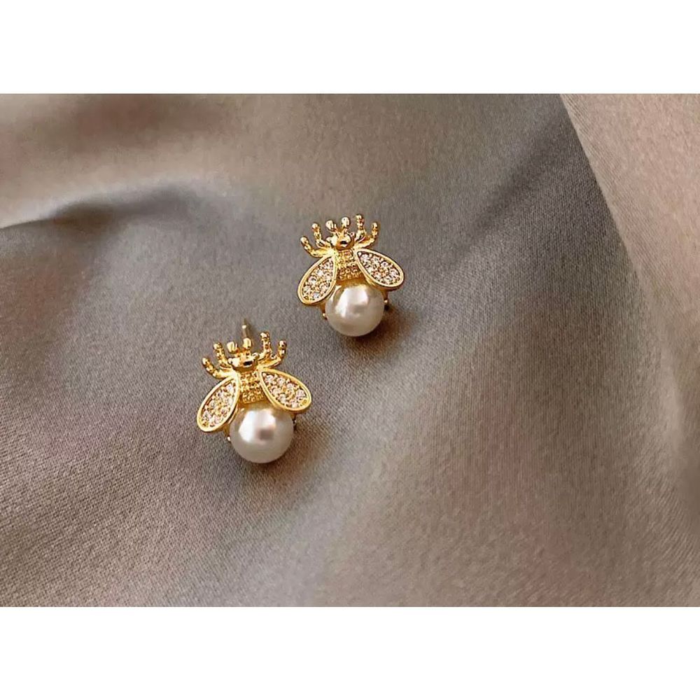 Bee pearl stud earrings 14k gold-vermeil over sterling silver. NEW - Picture 4 of 7